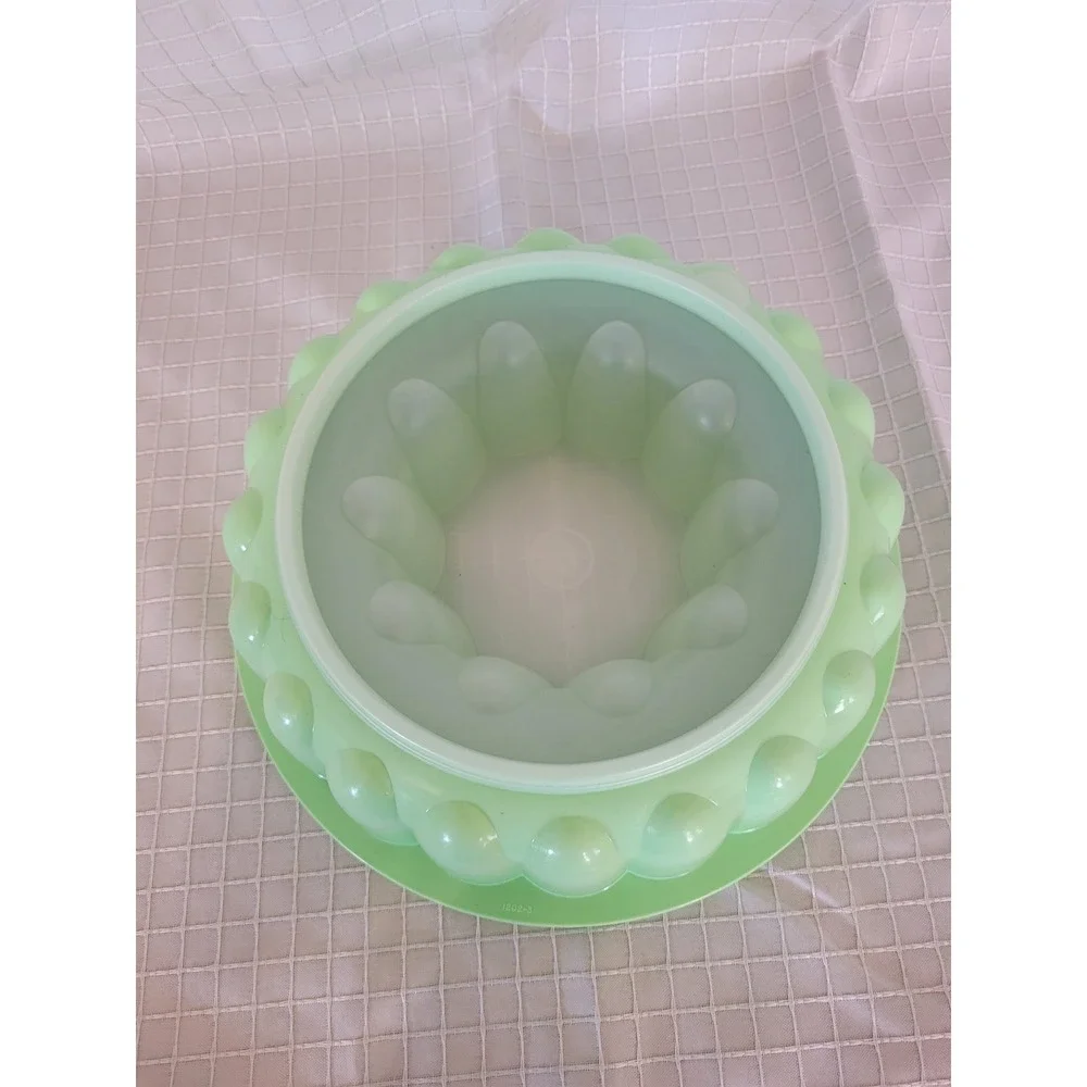 Tupperware Jel-Ring Jello Mold Lime Green 6 Cup Fluted Gelatin Ring 1202-3